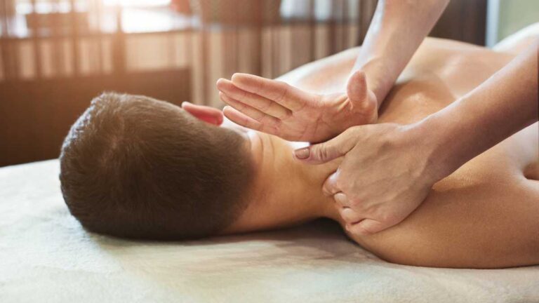 O que é e como funciona a casa de massagem nuru