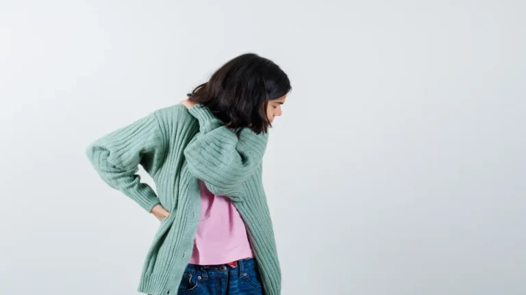 Hérnia de Schmorl: protrusão do disco intervertebral no corpo vertebral Hérnia de Schmorl